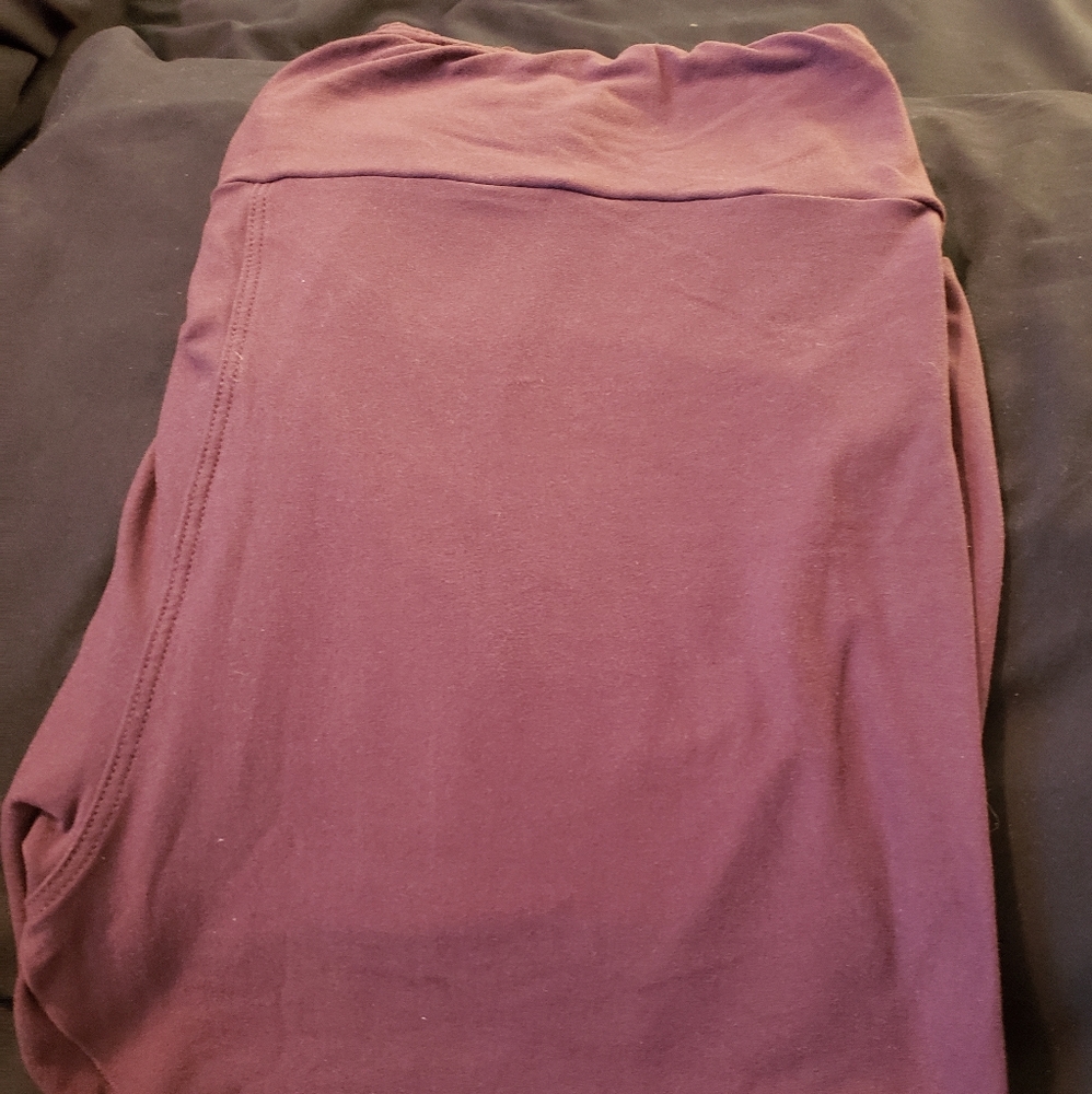 Dark purple LulaRoe leggings